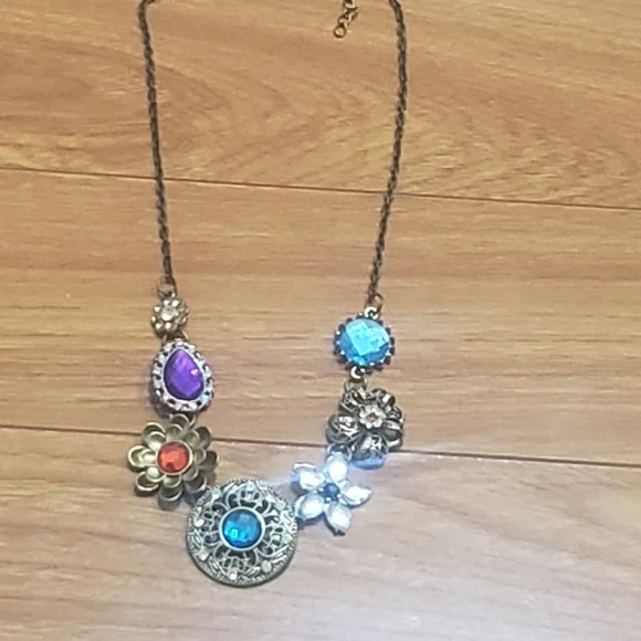 Necklace - Picture 3 of 3